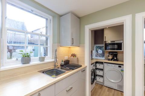 12a Abinger Gardens, Edinburgh, EH12 6DE