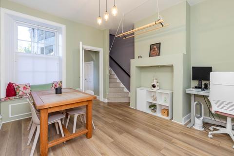 12a Abinger Gardens, Edinburgh, EH12 6DE