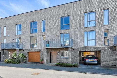 47 Renard Way, Trumpington, Cambridge, CB2 9EW