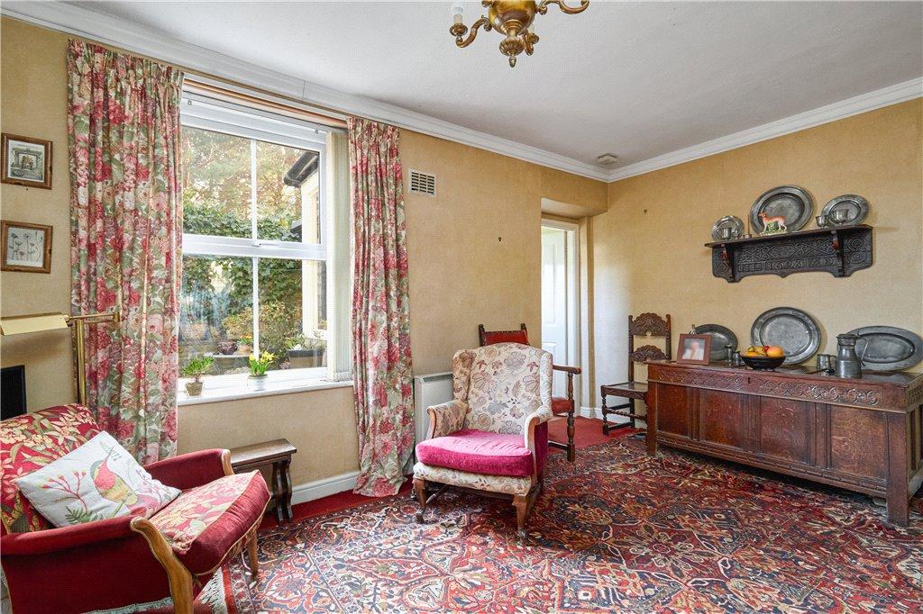 Sitting/Dining Room