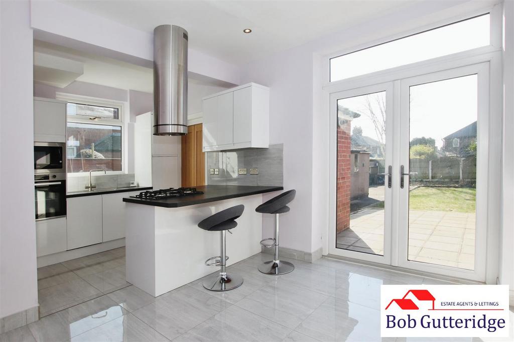 Luxury open plan fitted kitchen/dining room