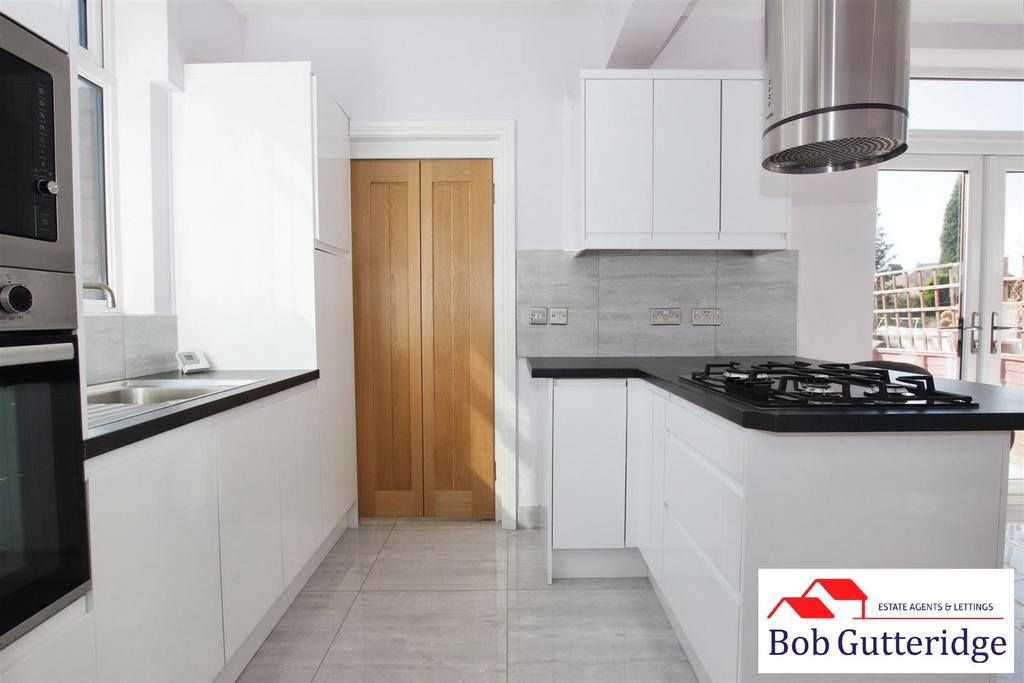 Luxury open plan fitted kitchen/dining room