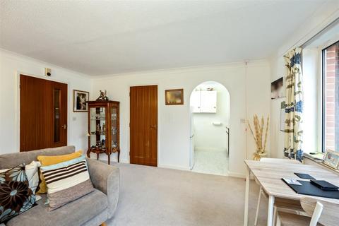 1 bedroom retirement property for sale, Longridge Avenue, Saltdean