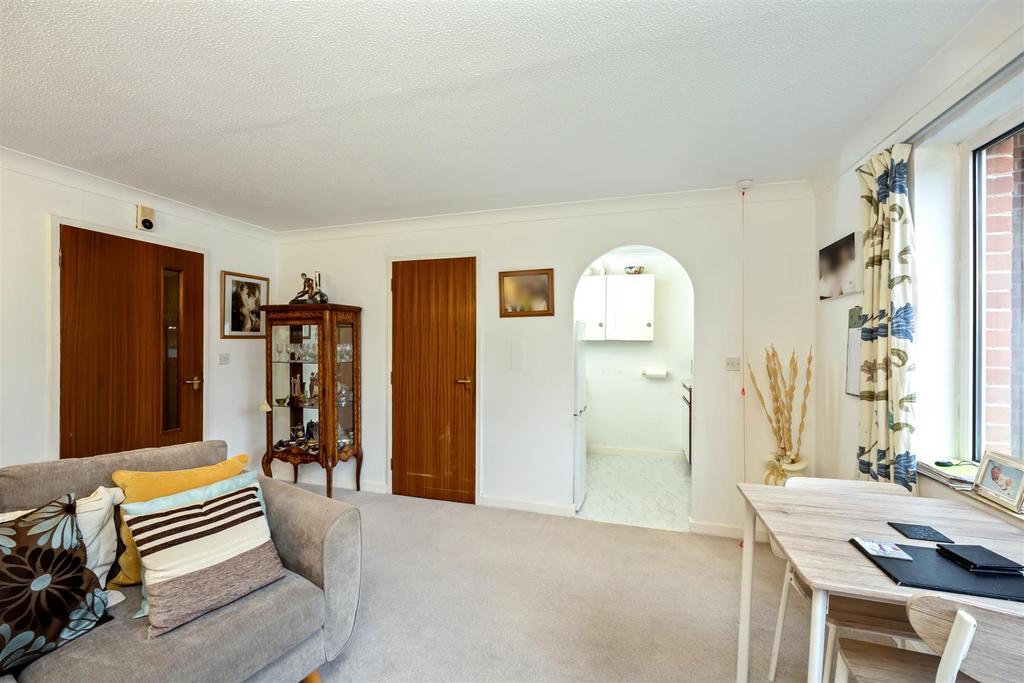 Sitting/Dining Room