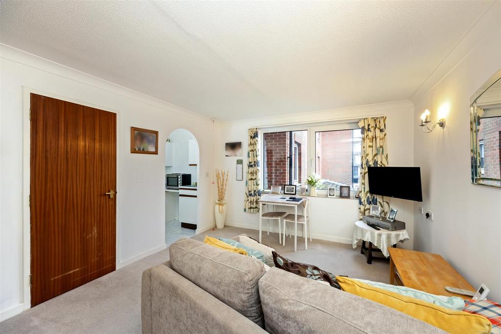 Sitting/Dining Room