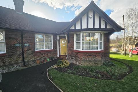 1 bedroom bungalow for sale, Chalet Estate, Hammers Lane, NW7