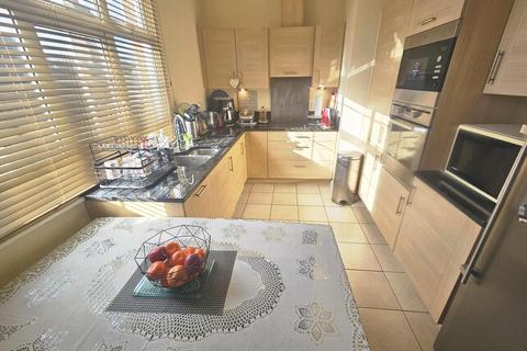 1 bedroom bungalow for sale, Chalet Estate, Hammers Lane, NW7