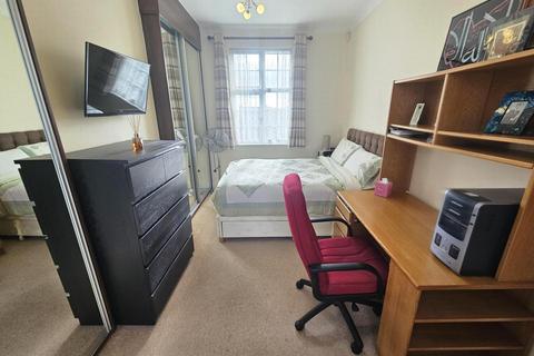 1 bedroom bungalow for sale, Chalet Estate, Hammers Lane, NW7