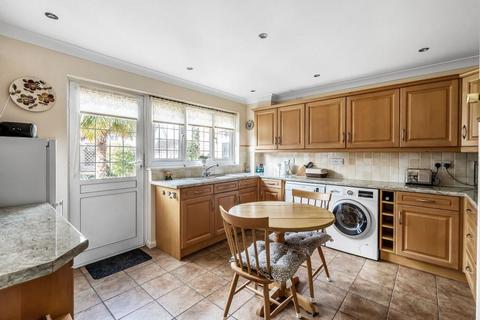 6 Ten Acres, Fetcham, Leatherhead, KT22 9XQ