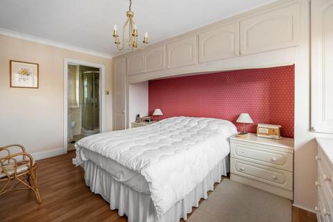 6 Ten Acres, Fetcham, Leatherhead, KT22 9XQ