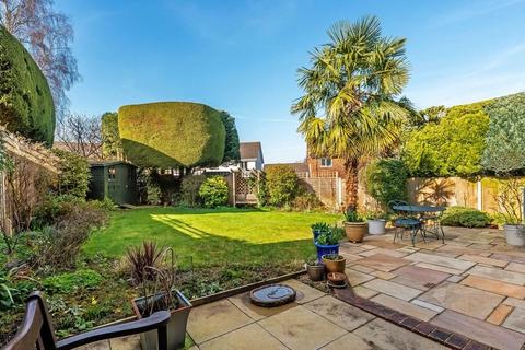6 Ten Acres, Fetcham, Leatherhead, KT22 9XQ