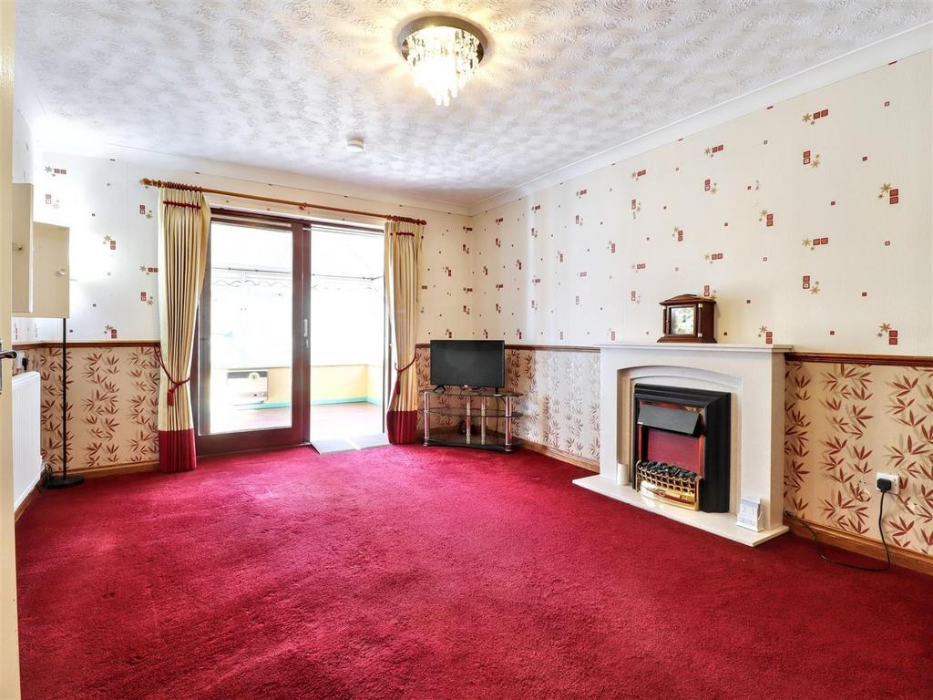 Sitting/dining room