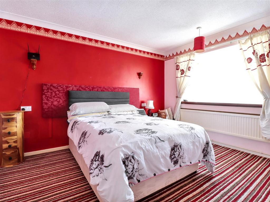 Principal bedroom