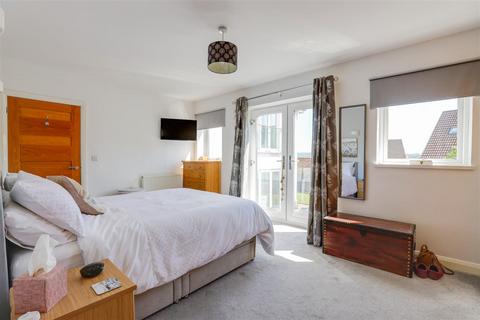 4 bedroom detached house for sale, Hillcrest, Pen-y-fai, Bridgend County Borough, CF31 4NL