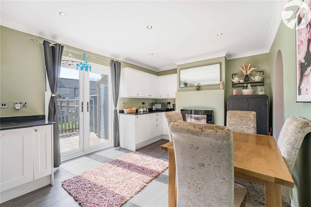Kitchen/Dining