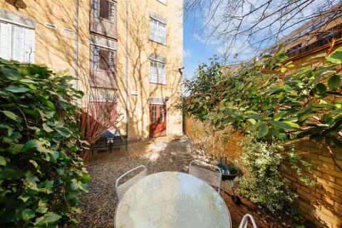1 bedroom apartment to rent, Pump House Close, Canada Water SE16