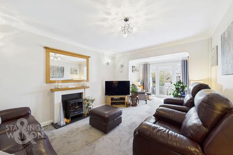 3 bedroom chalet for sale, Longfields Road, Thorpe St. Andrew, Norwich
