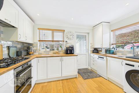 3 bedroom chalet for sale, Longfields Road, Thorpe St. Andrew, Norwich
