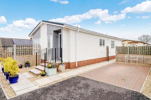 2 bedroom park home for sale, Kirkstead Bridge Park, Martin Dales, Woodhall Spa