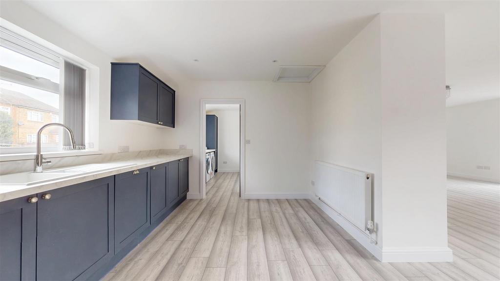 Kitchen/Dining Area