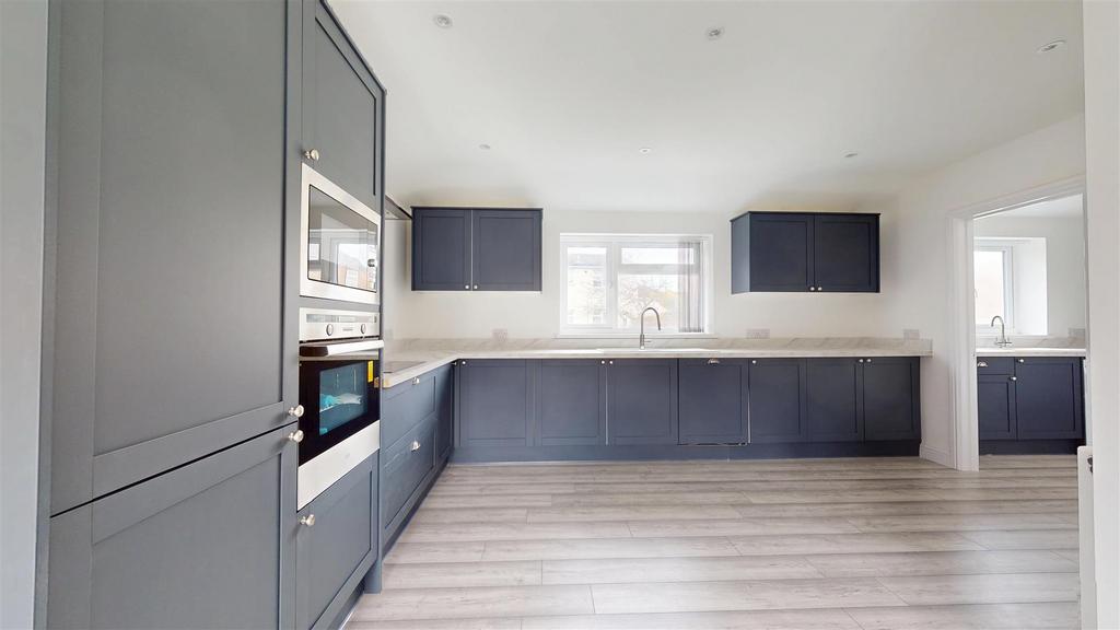 Kitchen/Dining Area
