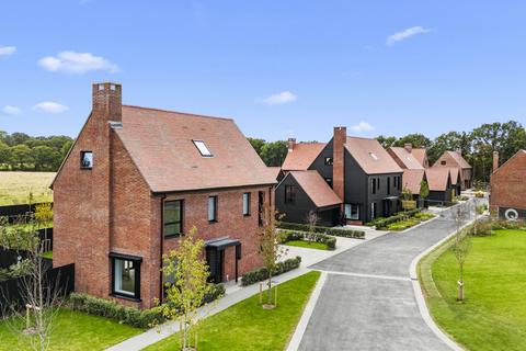 4 bedroom detached house for sale, Horsham Road Alfold, Cranleigh Surrey GU6 8JE