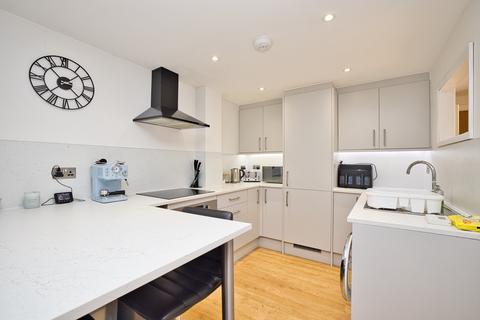 Flat 2, Cecilia Apartments, 70 Cecilia Road, Ramsgate, CT11 7DW