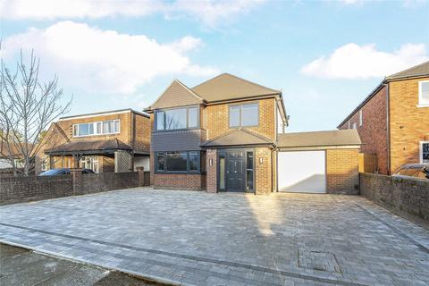 3 bedroom detached house for sale, Glebe Road, Surrey TW18