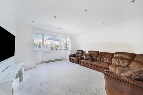 3 bedroom detached house for sale, Glebe Road, Surrey TW18