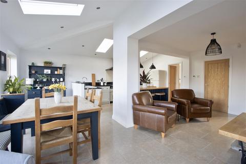 1 Barlow Road, Chesterfield, S41 9RS