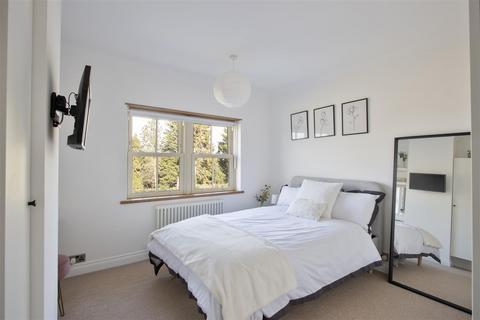 1 Barlow Road, Chesterfield, S41 9RS