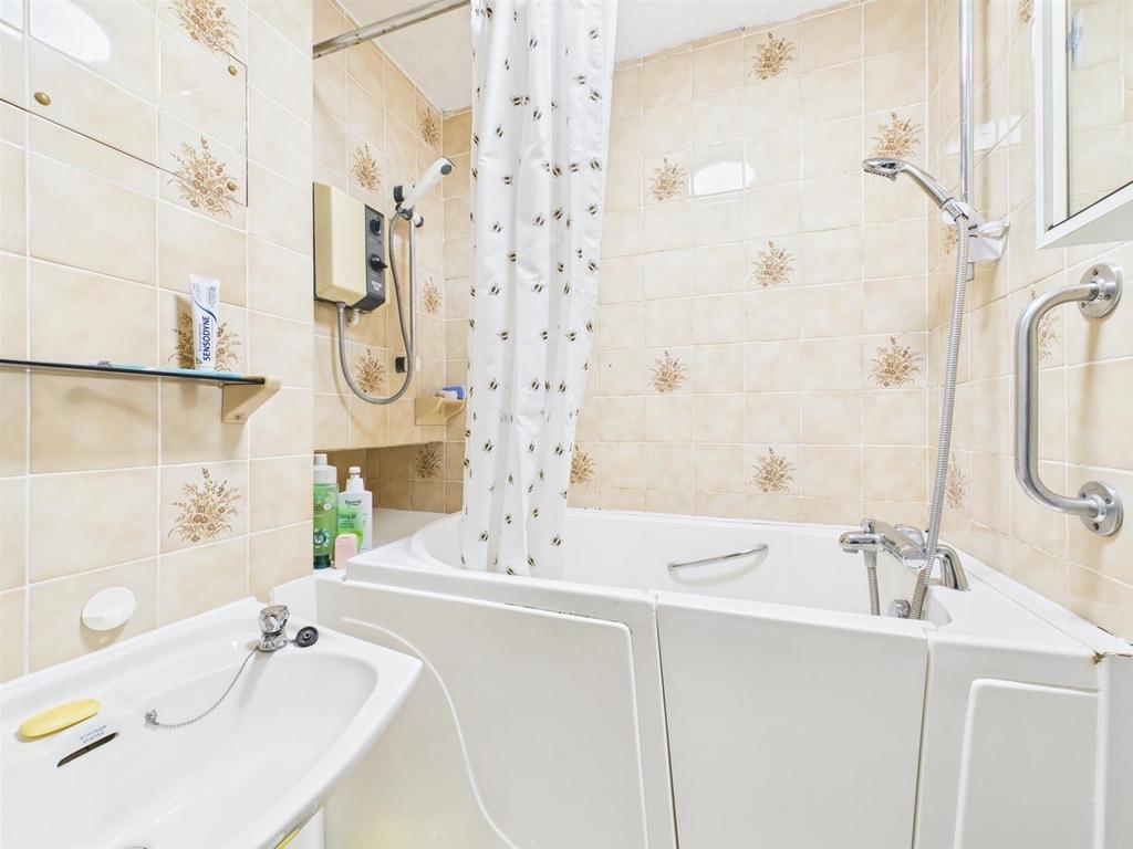 CAM01968 G0-PR0177-STILL008.jpg