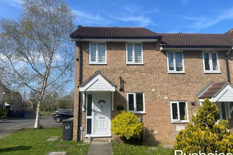 2 bedroom end of terrace house to rent, Atterton Road, Haverhill