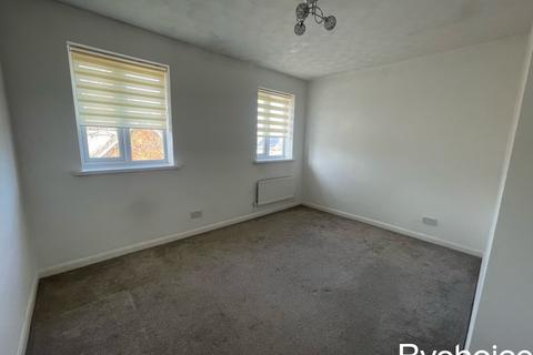 2 bedroom end of terrace house to rent, Atterton Road, Haverhill