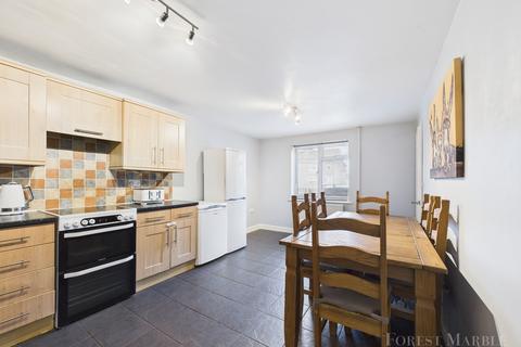 3 bedroom semi-detached house for sale, Middlemead, Stratton-On-The-Fosse