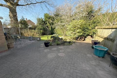 4 bedroom detached house for sale, Houndsfield Lane, Wythall, B47 6LS