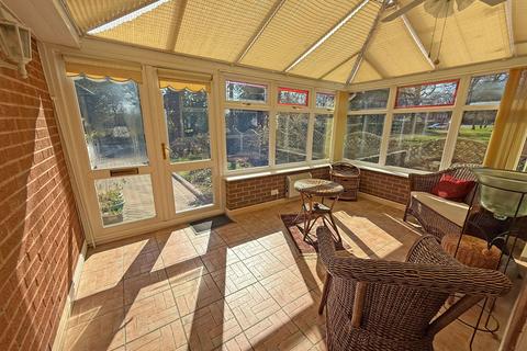 4 bedroom detached house for sale, Houndsfield Lane, Wythall, B47 6LS