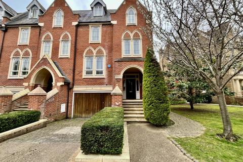 7 bedroom end of terrace house for sale, Martineau Drive, Twickenham, TW1