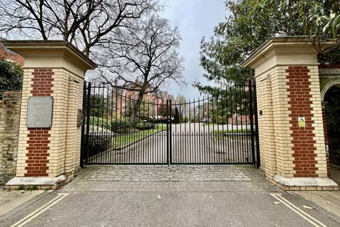 7 bedroom end of terrace house for sale, Martineau Drive, Twickenham, TW1