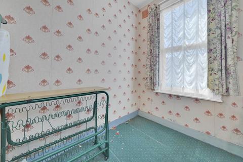 2 bedroom flat for sale, Francis Road, Leyton, E10