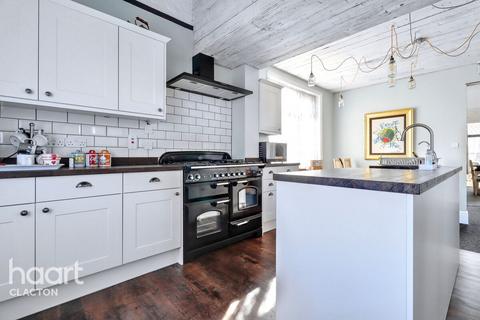 5 bedroom semi-detached house for sale, Fronks Road, HARWICH