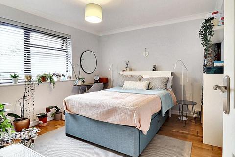 Flat 1a, Fairlawn Court The Avenue, Llandaff, Cardiff, CF5 2LL