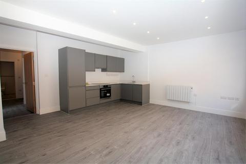 3 bedroom apartment to rent, Ansell Road, Dorking