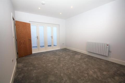 3 bedroom apartment to rent, Ansell Road, Dorking