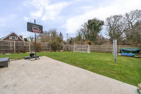 Shumac Back Lane, Bucks Horn Oak, Farnham, GU10 4LN