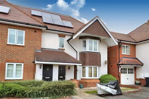 7 Soprano Way, Esher, KT10 0DG