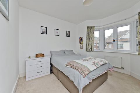 7 Soprano Way, Esher, KT10 0DG