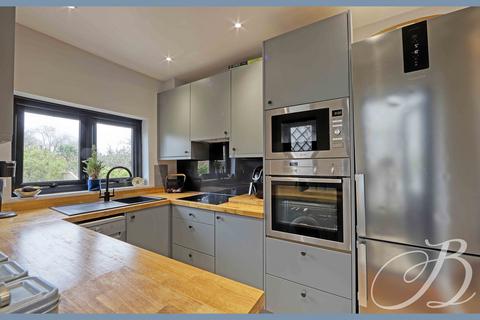 2 bedroom terraced house for sale, Cannon Court Road, Maidenhead, SL6