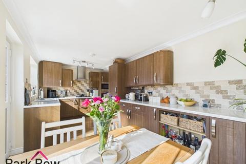 3 bedroom semi-detached house for sale, Pinfold Avenue, Sherburn In Elmet, Leeds