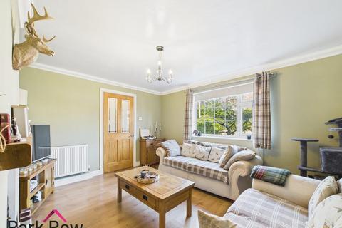 3 bedroom semi-detached house for sale, Pinfold Avenue, Sherburn In Elmet, Leeds